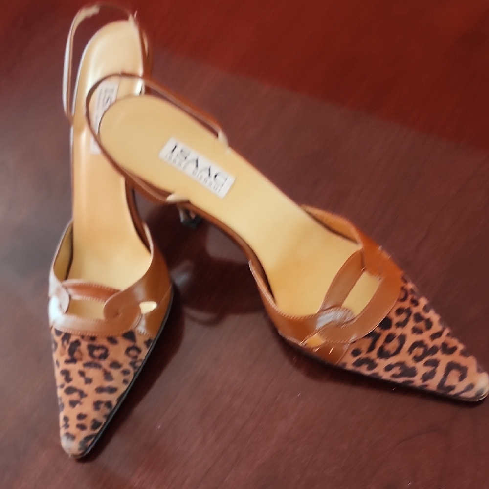 Isaac Mizrahi faux animal/ leather sling back pointed toe heels (3.5 inch heels) - Picture 4 of 8